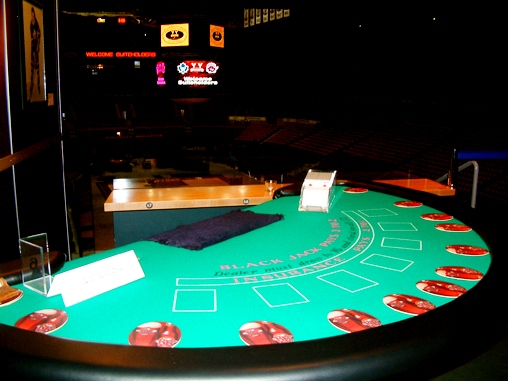 Могут ли казино мошенничать, вытаскивая карты из шуза?